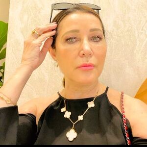 Meet your Posher, Manana